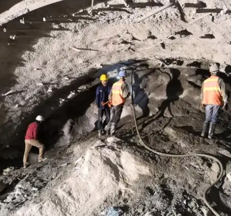 象州拱顶带模注浆料的施工流程及注意事项